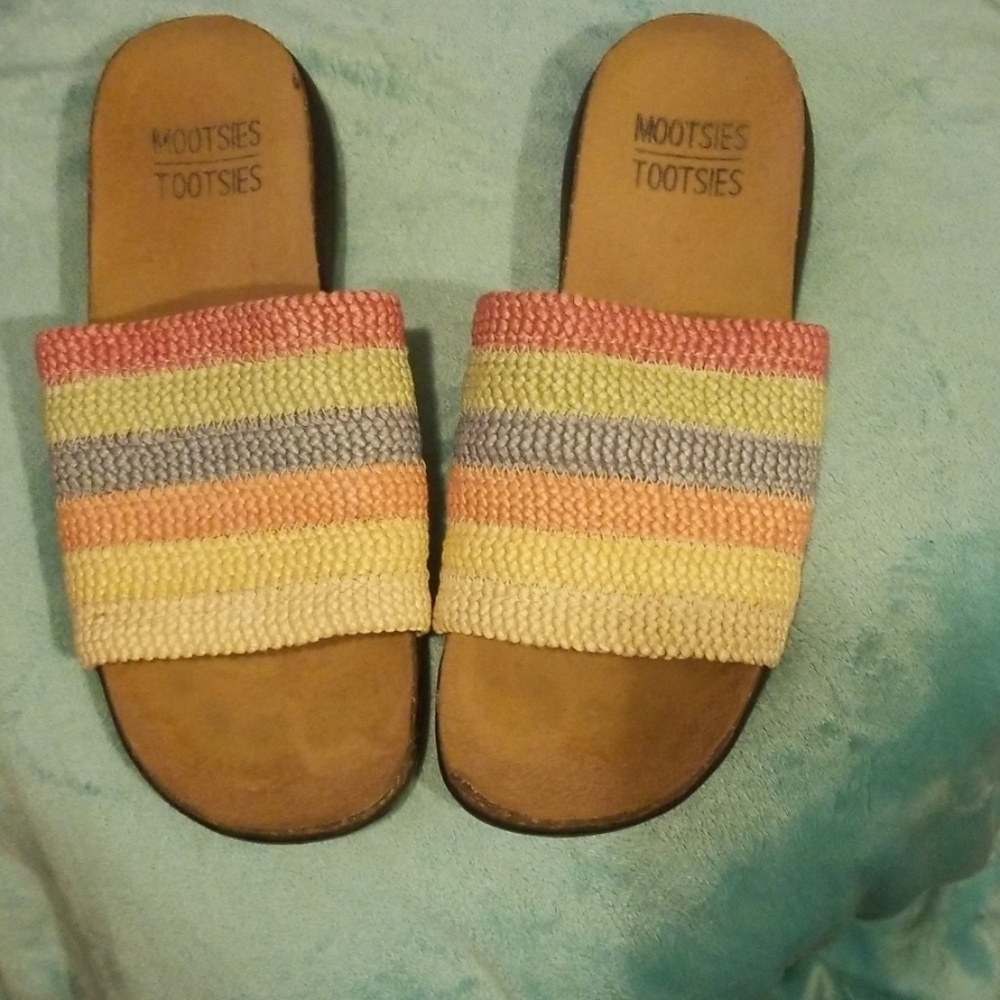 Sandals - Picture 2 of 2